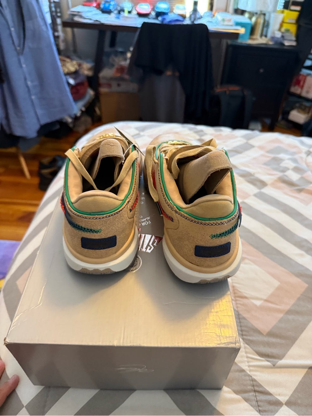 Nike Lebron XX Tan Mens Sneakers with Green Accents - Picture 3 of 6